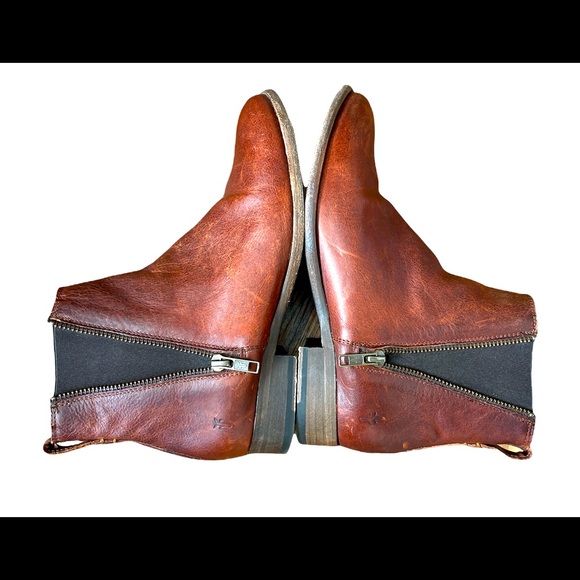 FRYE Women's Carly Zip Chelsea Boot - Picture 5 of 6